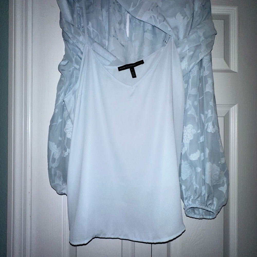 White House Black Market Size:.Large-Elegant Blue floral Blouse - Picture 2 of 4